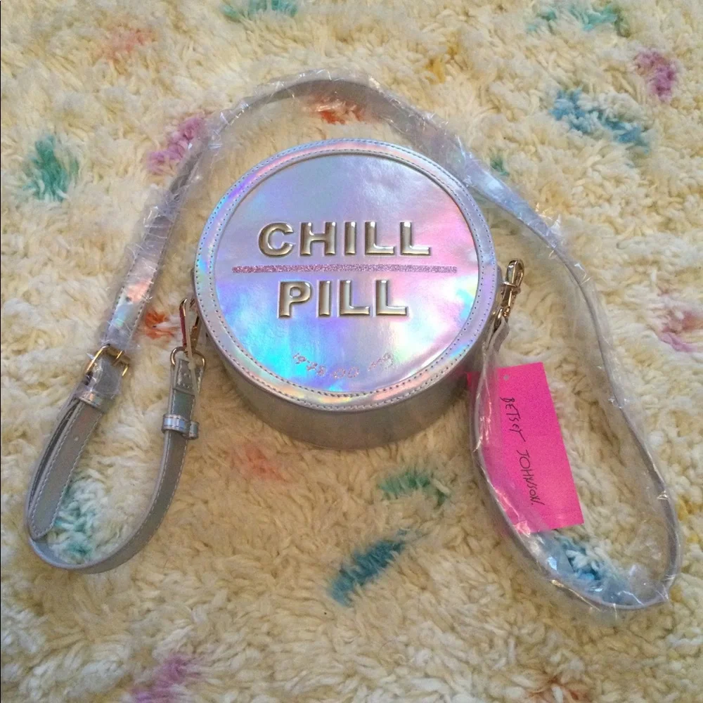 SOLD Betsey Johnson Chill Pill Kitsch Bag Purse - Picture 7 of 8